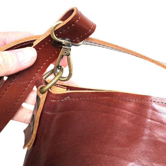 bag large leather crossbody unlined detachable strap handmade snap close - Picture 6 of 11